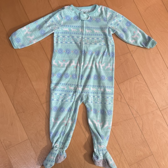 Carter’s PJS - Picture 7 of 8